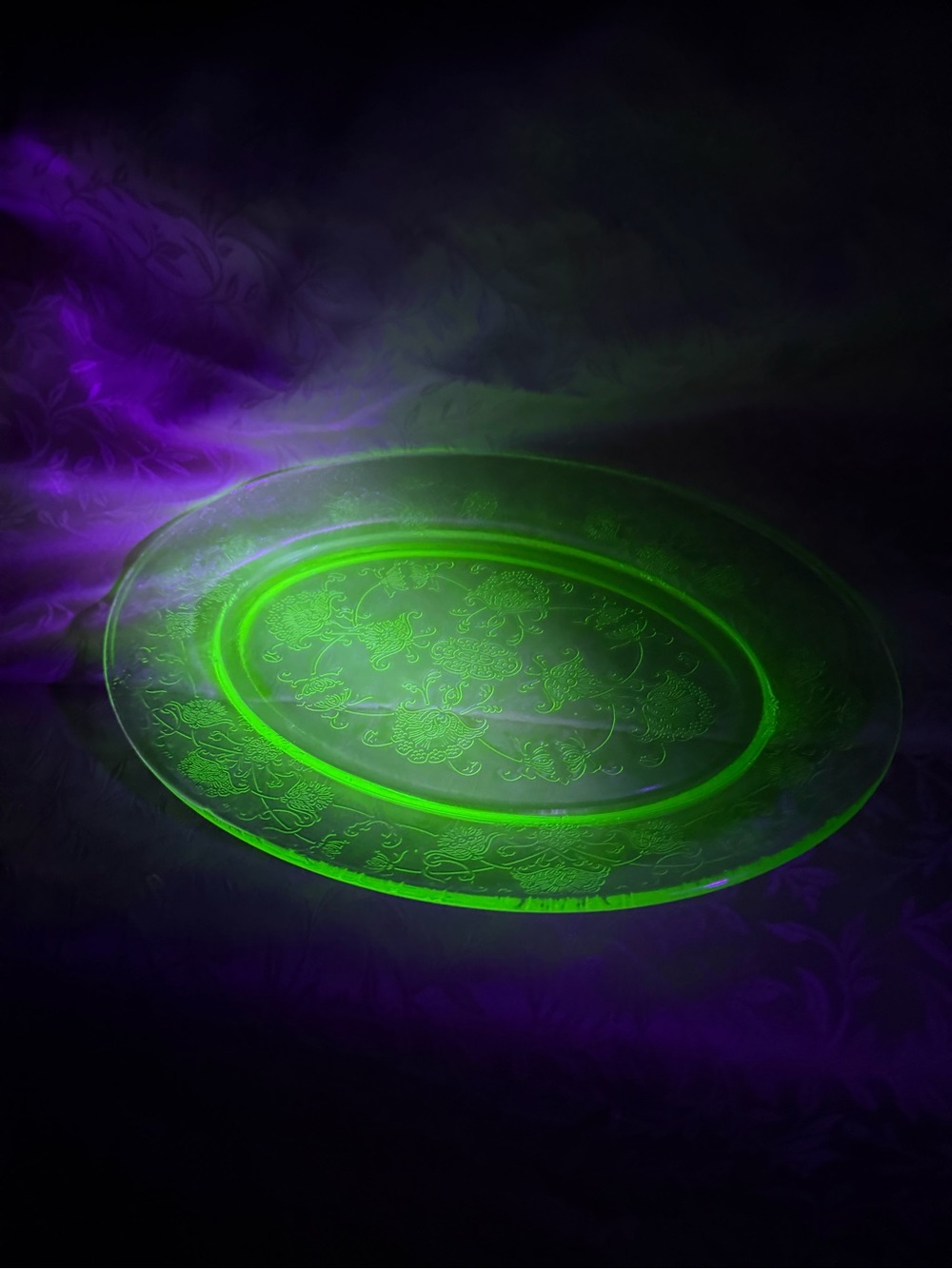 VTG 30’s uranium glass Hazel-Atlas oval serving plate “ Florentine Poppy”